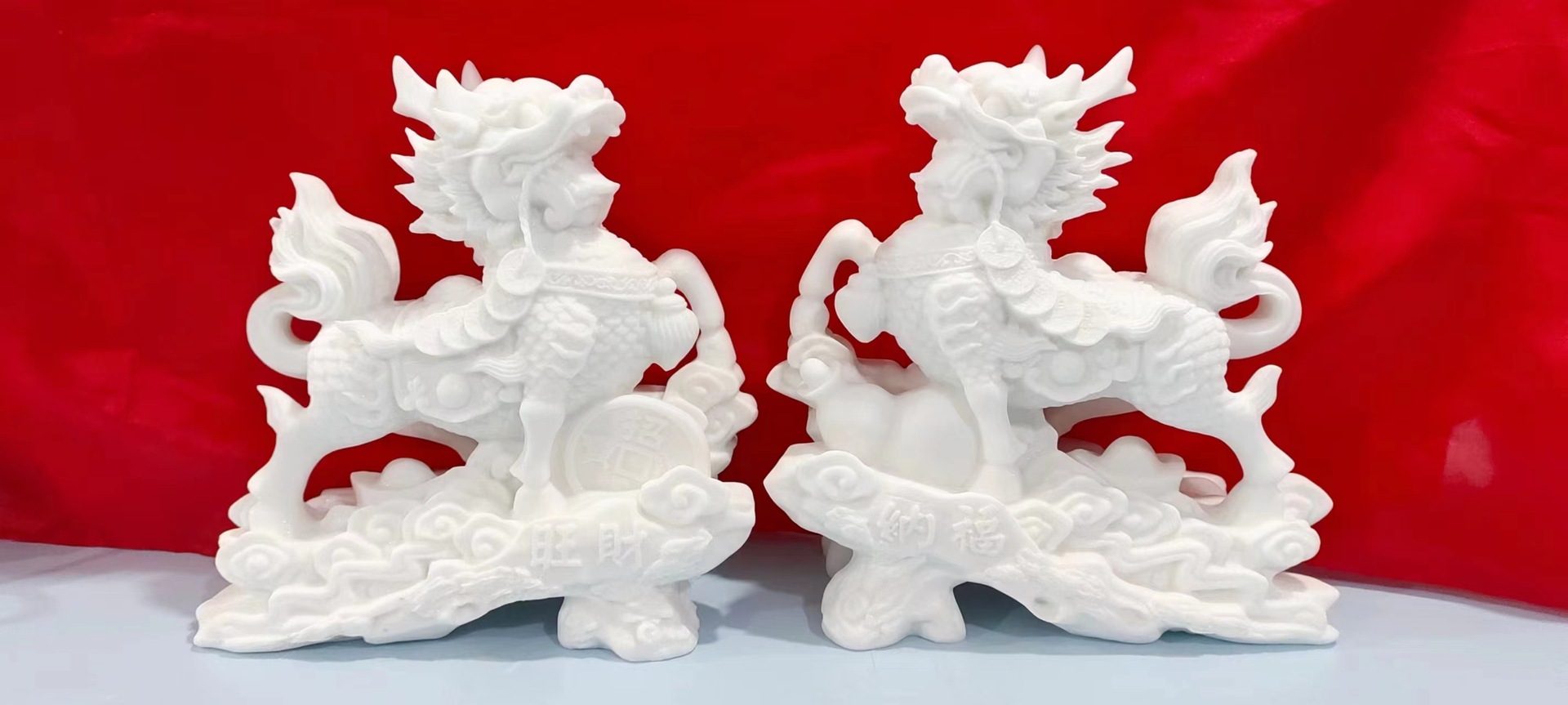 龙年饰品俏荆州市场年味足(图1)